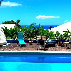 Appartement Blue Birds Location Vue Des Caraîbes, Bouillante